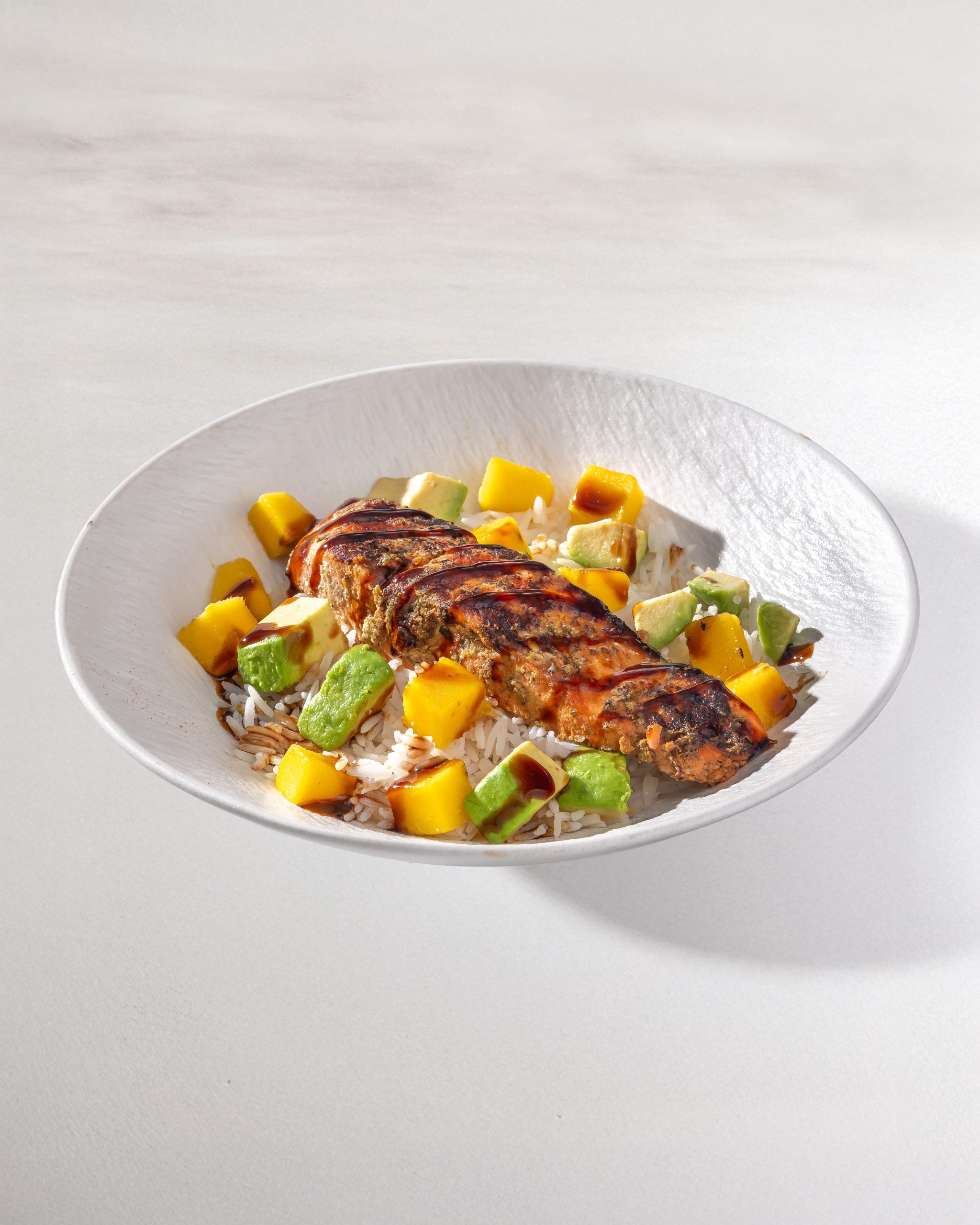 w9 Grilled Salmon with Mango & Avocado
